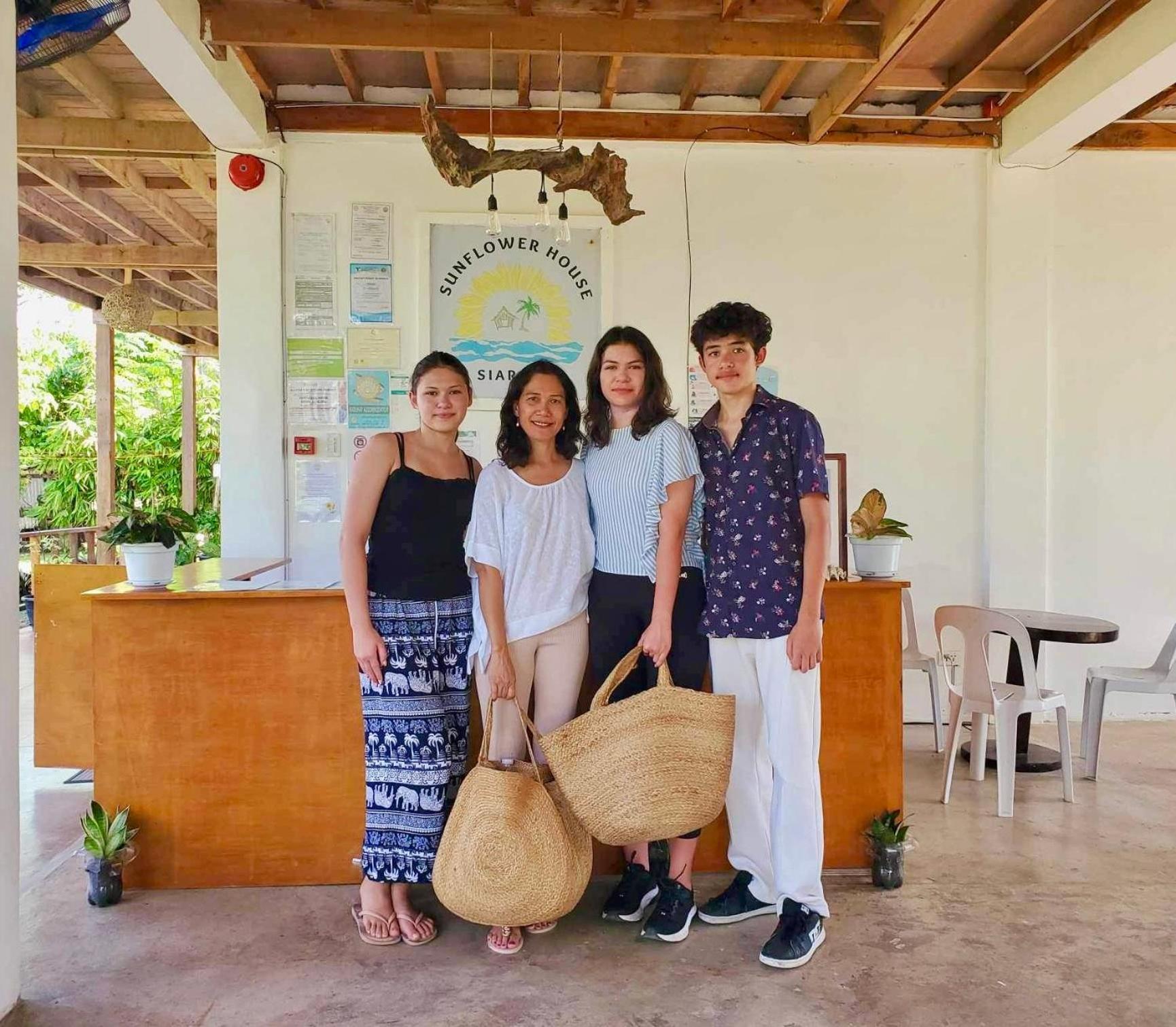 Siargao Sunflower Suites General Luna  Kültér fotó